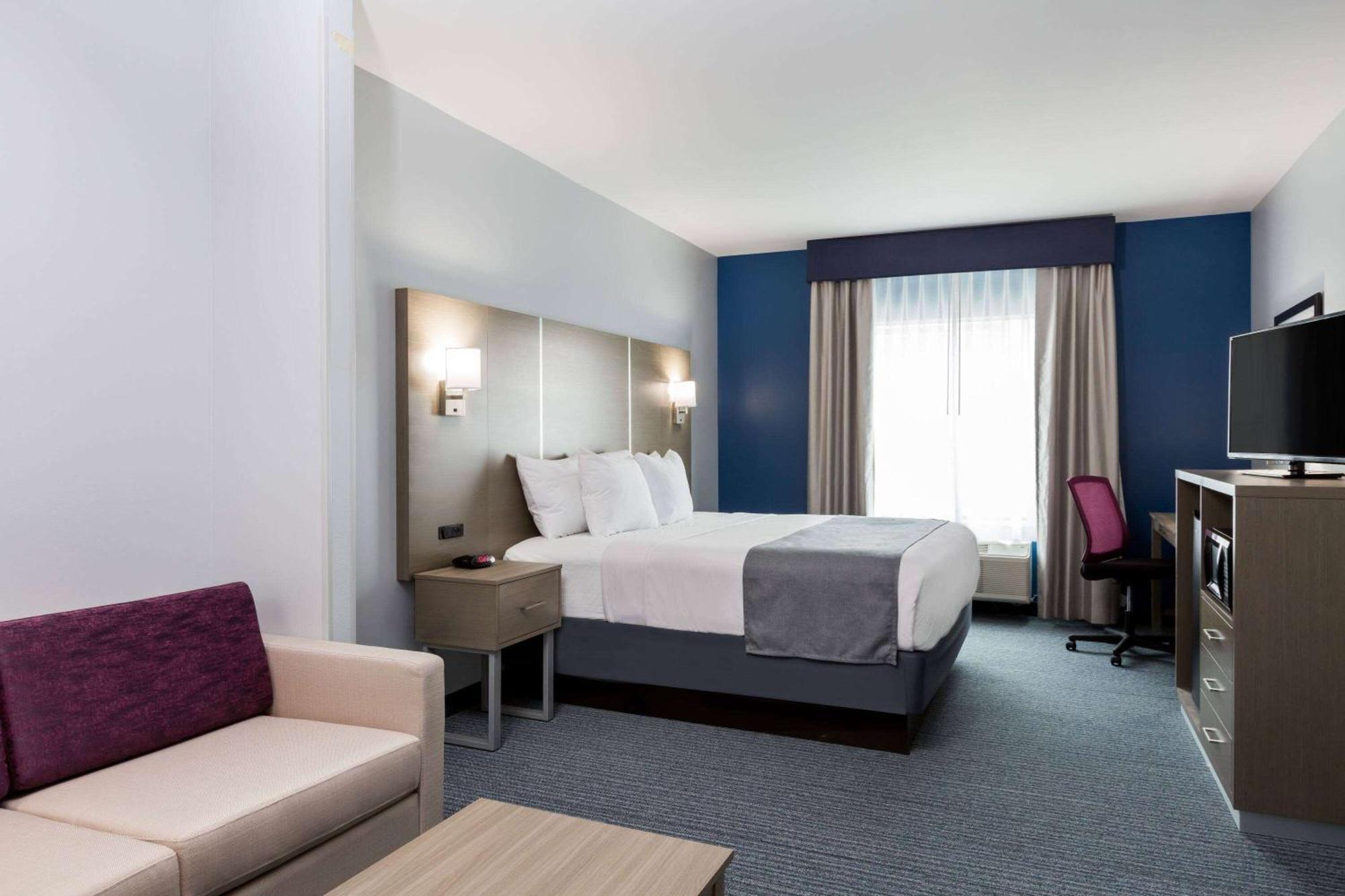 Days Inn & Suites By Wyndham Houston Nw Cypress Bagian luar foto
