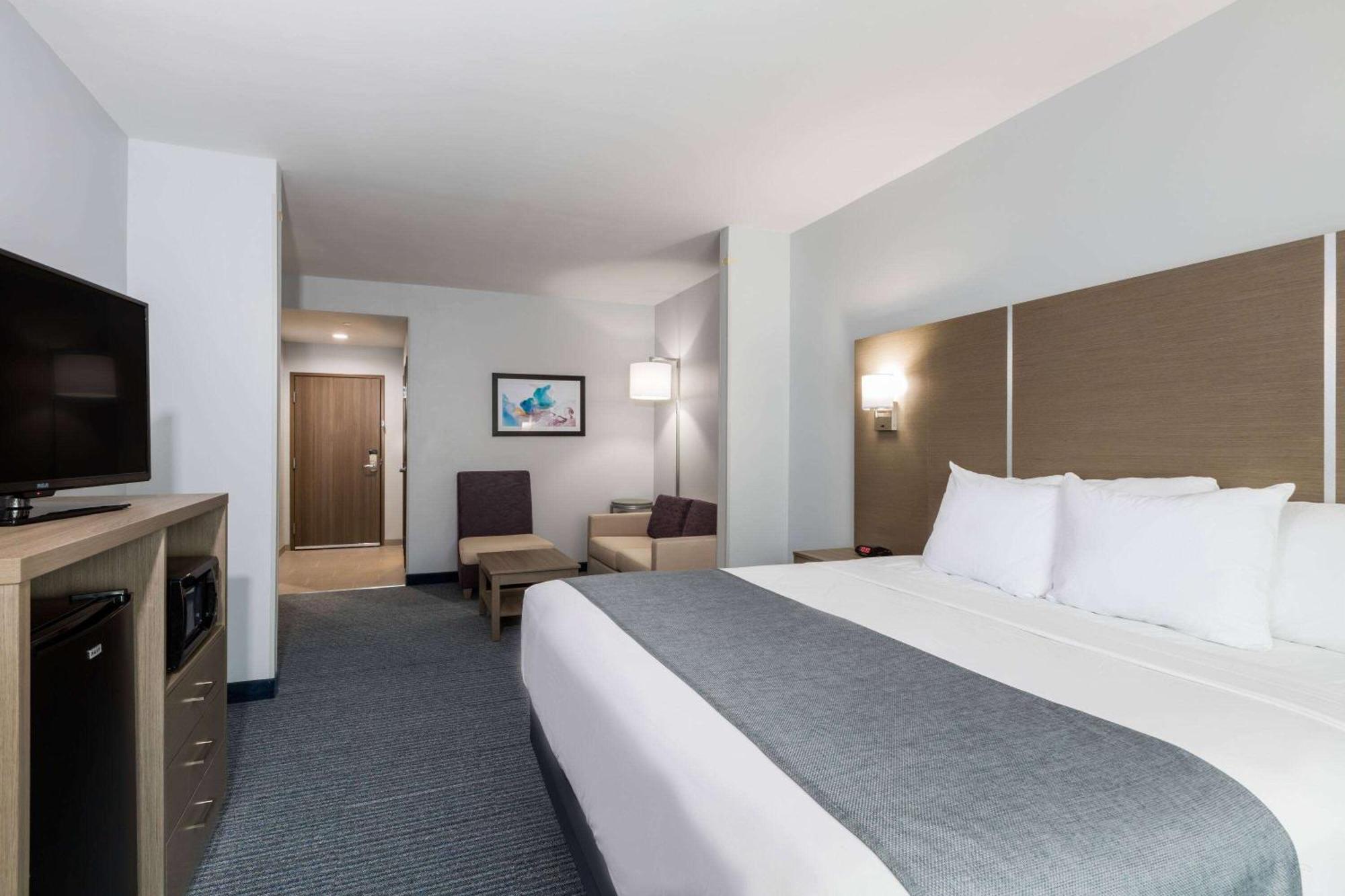 Days Inn & Suites By Wyndham Houston Nw Cypress Bagian luar foto