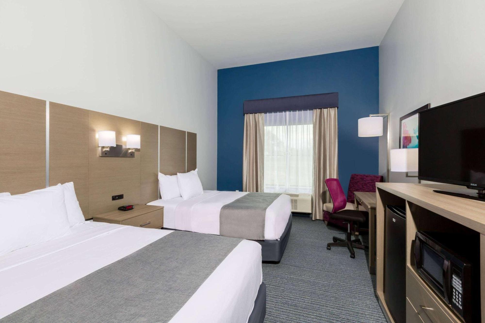 Days Inn & Suites By Wyndham Houston Nw Cypress Bagian luar foto