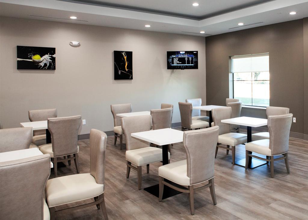 Days Inn & Suites By Wyndham Houston Nw Cypress Bagian luar foto