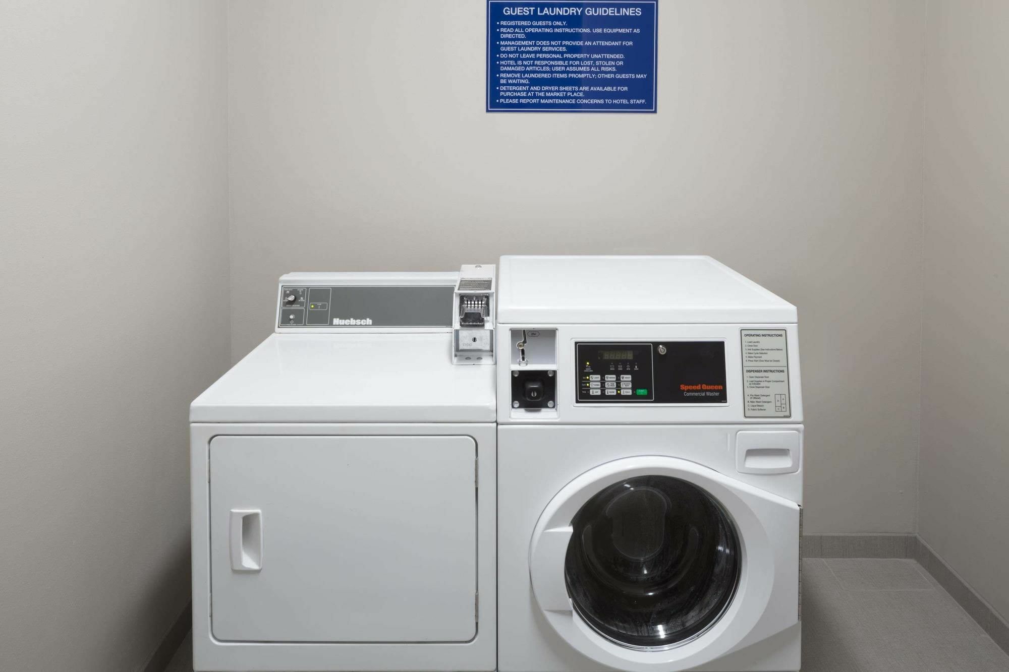 Days Inn & Suites By Wyndham Houston Nw Cypress Bagian luar foto
